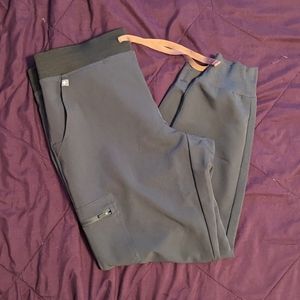 Figs Limited Edition Charcoal Medium Petite Zamoras